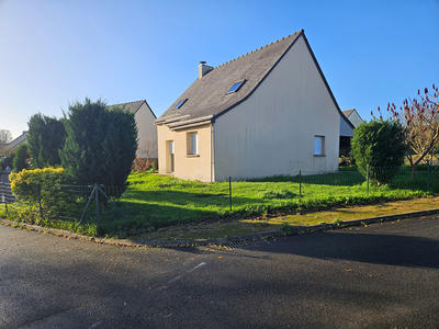 Maison - 93 m² - 5 pièces