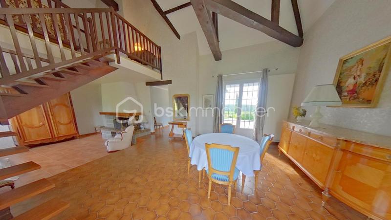 Maison traditionnelle - 140 m² - 5 pièces