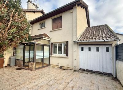 Maison - 97 m² - 6 pièces