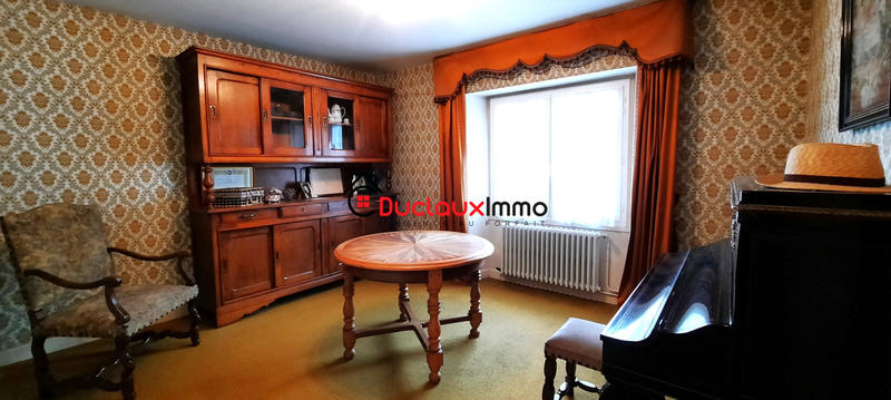 Maison - 220 m² - 10 pièces