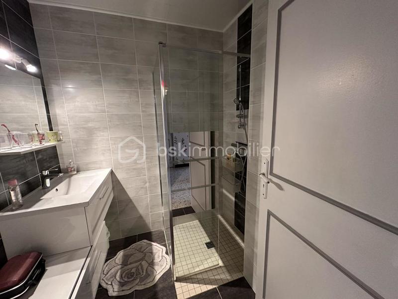 Propriété - 330 m² - 6 pièces