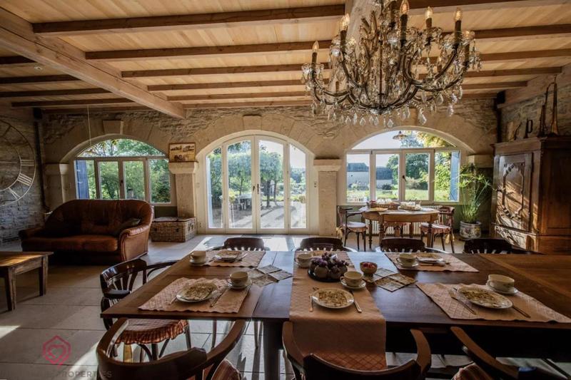 Demeure - 420 m² - 10 pièces