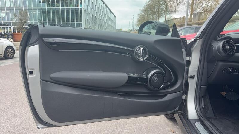 Mini Cabrio Mini Cabriolet 1.5 Cooper 136 Dkg7 Edition Premium Plus