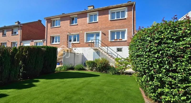 Maison - 85 m² - 4 pièces