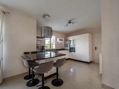 Maison - 162 m² - 6 pièces