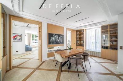 Hôtel particulier - 325 m² - 12 pièces