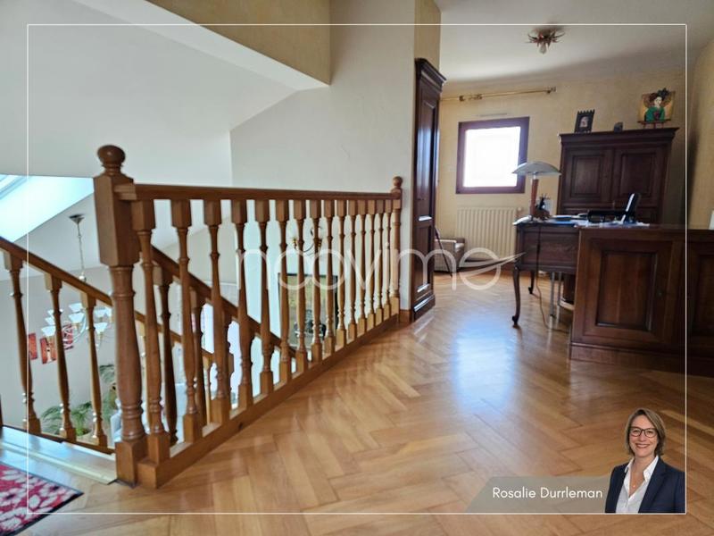 Maison - 210 m² - 8 pièces