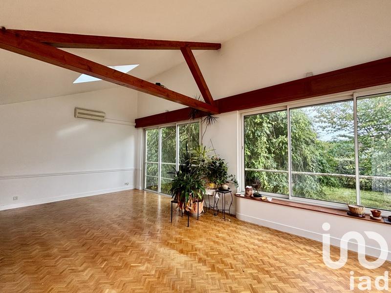 Maison - 217 m² - 8 pièces