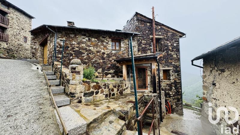 Maison - 303 m² - 4 pièces