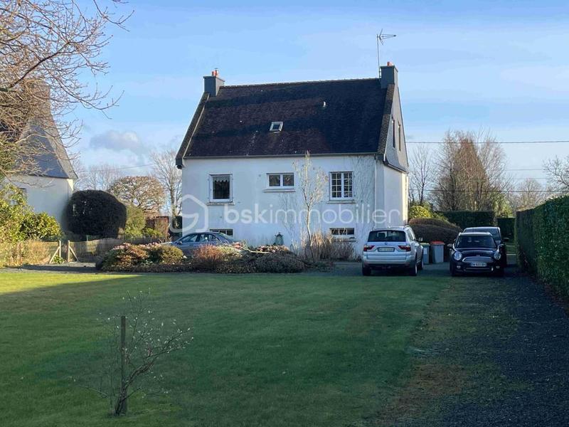 Maison traditionnelle - 117 m² - 6 pièces