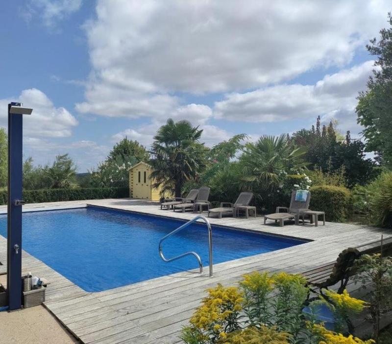 Propriété - 291 m² - 9 pièces