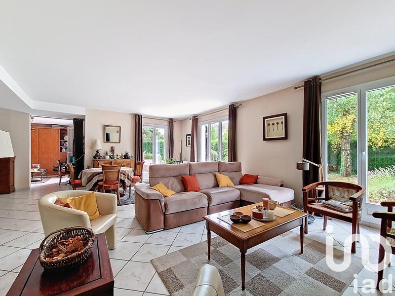 Maison - 235 m² - 8 pièces