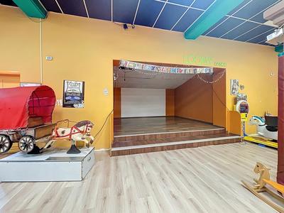 Local commercial - 790 m² - 9 pièces