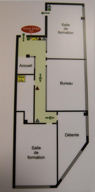 Local d'activité / Entrepôt - 328 m²