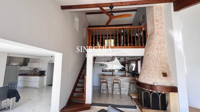 Villa - 198 m² - 10 pièces