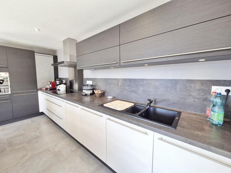 Maison - 200 m² - 6 pièces