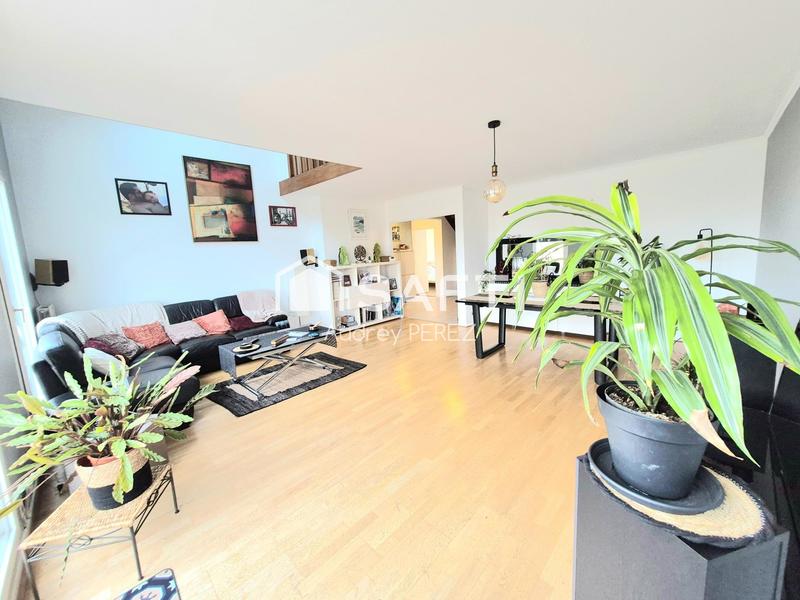 Appartement - 142 m² - 6 pièces