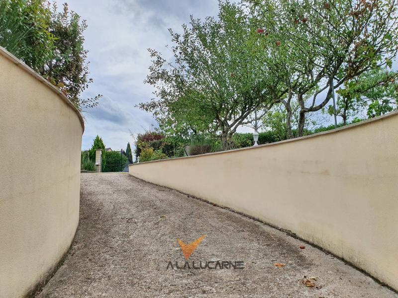 Maison - 355 m² - 14 pièces