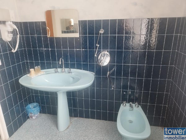 Local commercial - 1 088 m² - 1 pièce