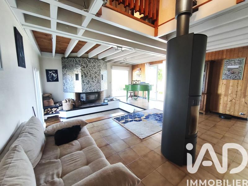 Maison - 237 m² - 8 pièces