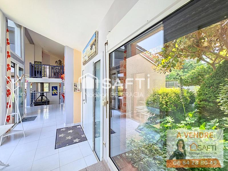 Maison - 263 m² - 7 pièces