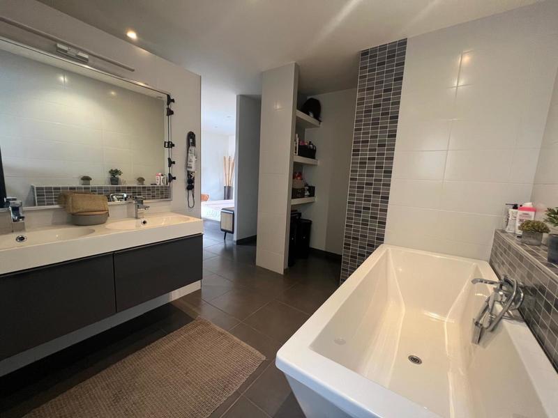 Maison - 185 m² - 5 pièces