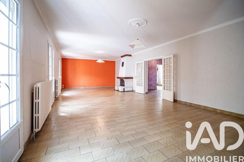 Maison - 217 m² - 7 pièces