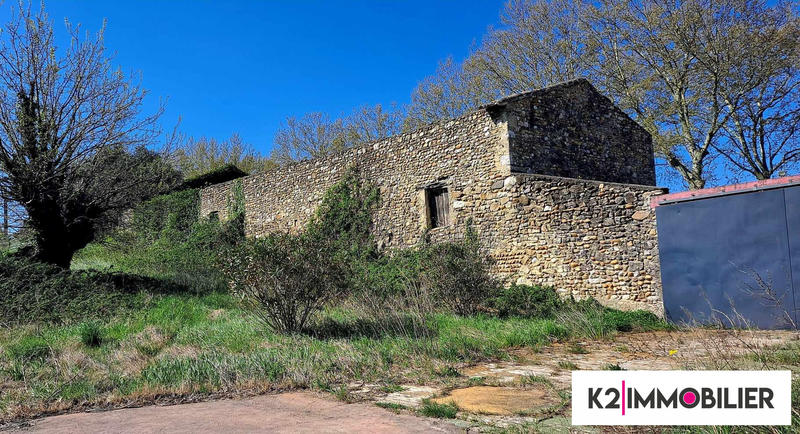 Maison - 800 m² - 3 pièces