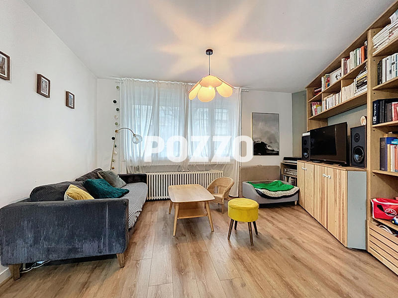 Maison - 90 m² - 5 pièces