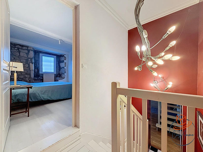 Maison - 200 m² - 7 pièces