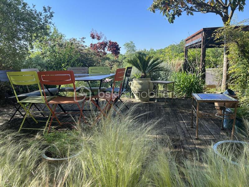 Propriété - 885 m² - 22 pièces