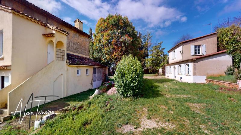 Maison - 290 m² - 10 pièces