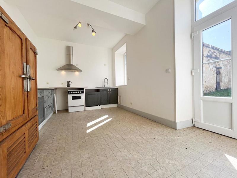 Maison - 250 m² - 7 pièces