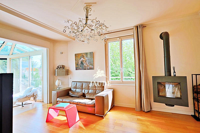 Maison - 196 m² - 7 pièces