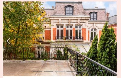 Maison - 305 m² - 10 pièces