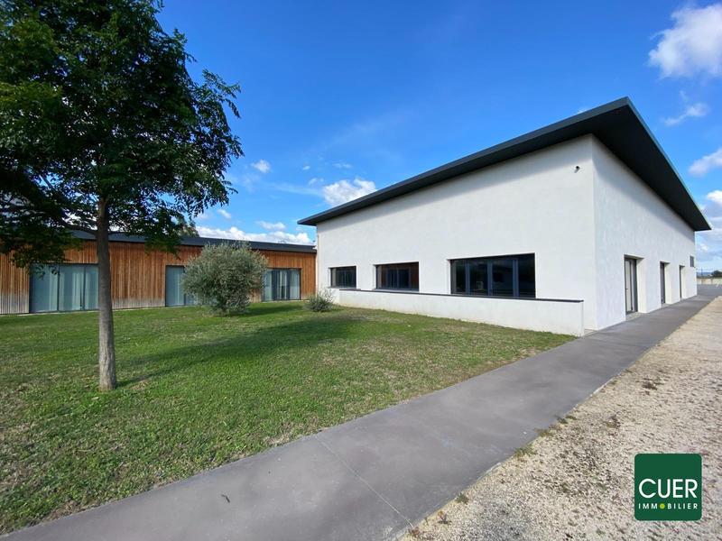 Local commercial - 4 pièces