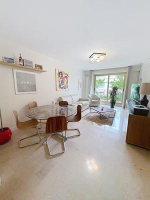 Appartement - 86 m² - 4 pièces