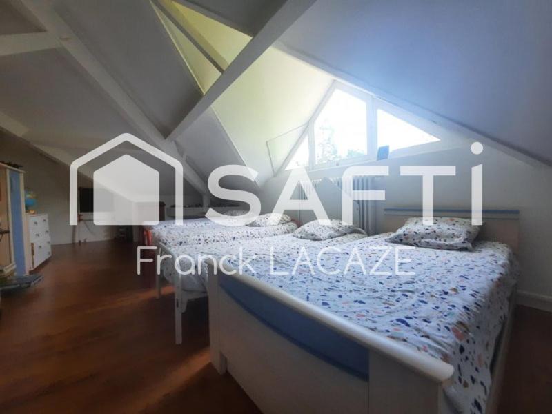 Maison - 300 m² - 11 pièces