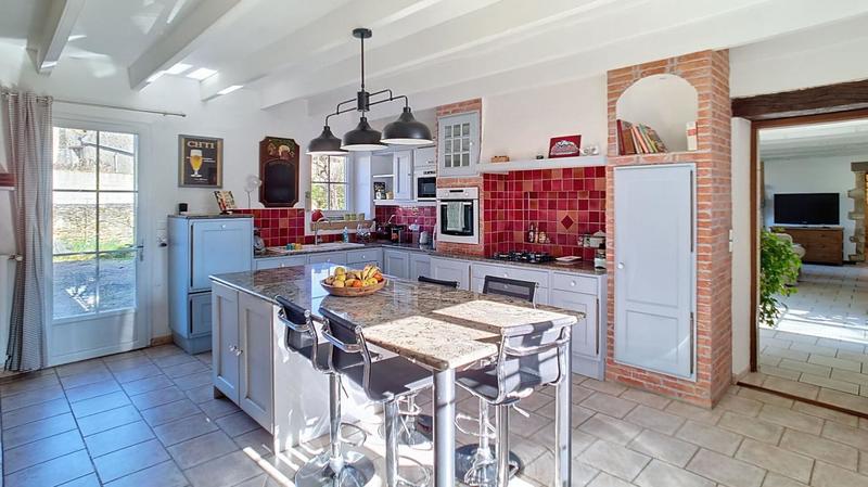 Maison - 219 m² - 8 pièces