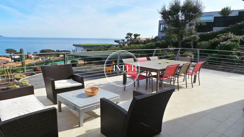 Villa - 250 m² - 8 pièces