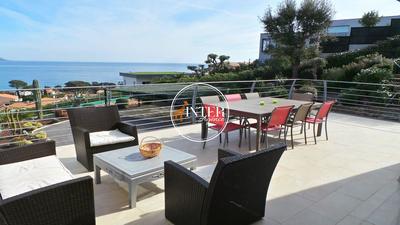 Villa - 250 m² - 8 pièces