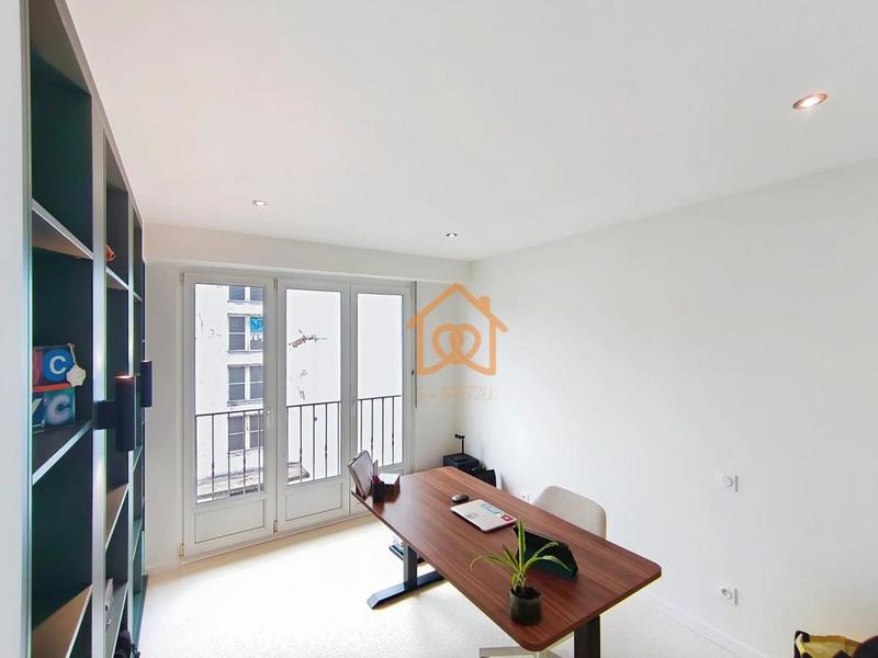 Appartement - 80 m² - 4 pièces