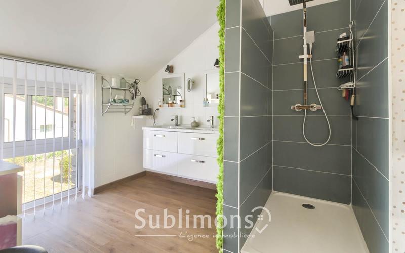 Maison ancienne - 366 m² - 8 pièces