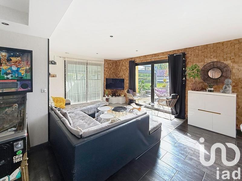 Maison - 225 m² - 8 pièces