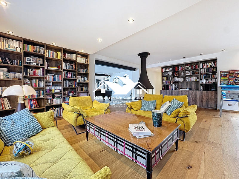 Maison - 210 m² - 6 pièces