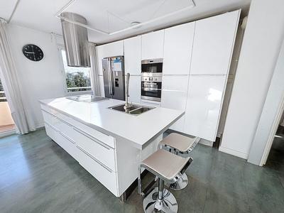 Appartement - 76 m² - 4 pièces