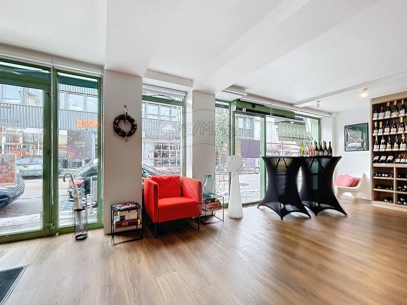 Magasins - 97 m² - 4 pièces