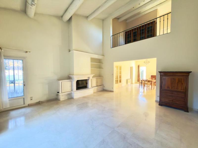 Propriété - 187 m² - 7 pièces