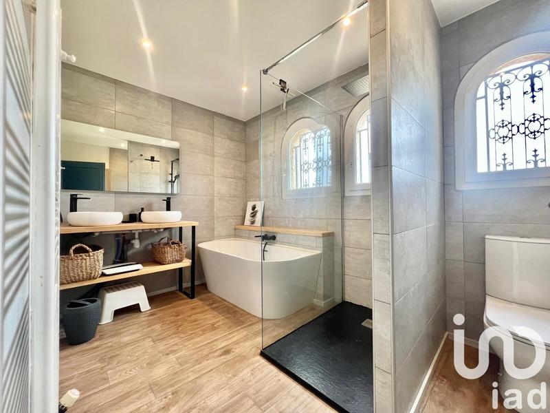 Maison - 186 m² - 7 pièces