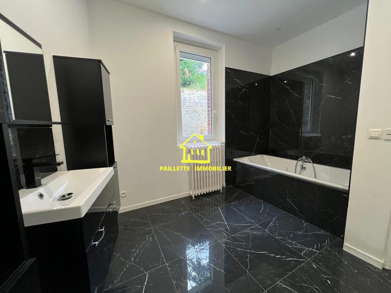 Maison - 202 m² - 5 pièces